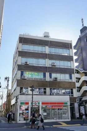 板屋ビルの外観