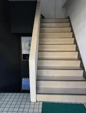 板屋ビルの外観