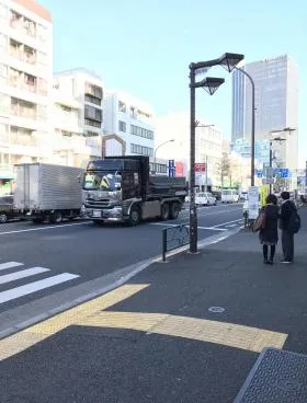 板屋ビルの外観