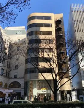 入来ビルの外観
