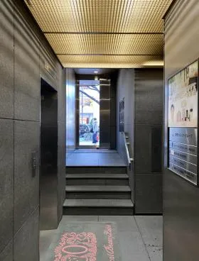 入来ビルの外観