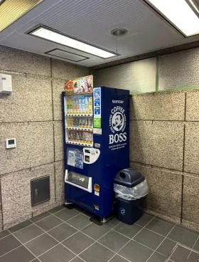 第二ローレルビルの外観