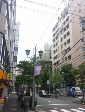 コスモス御苑ビルの外観