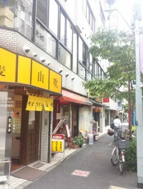 コスモス御苑ビルの外観