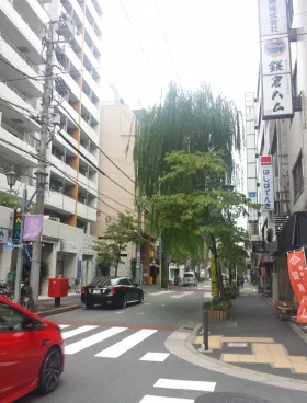 コスモス御苑ビルの外観