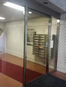 コスモス御苑ビルの外観