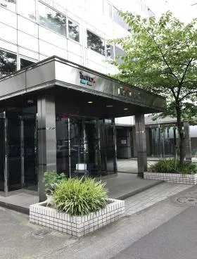 TOYA7ビルの外観