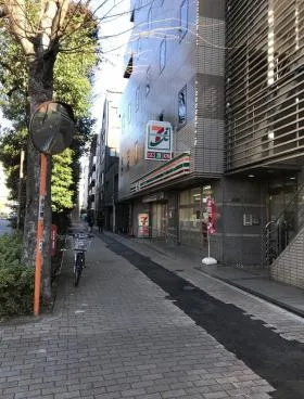 上野ビルの外観