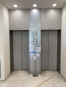 VORT西新宿Ⅲ 旧)グラフィオ西新宿の外観