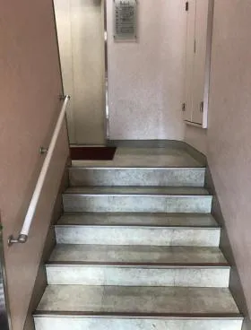 泉ビルの外観