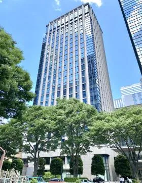 日土地西新宿ビルの外観