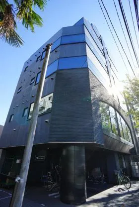 IWAIビルの外観