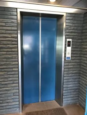 IWAIビルの外観