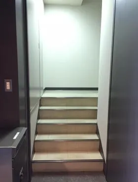芝マツオビルの外観