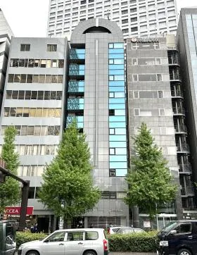 西新宿小出ビルの外観