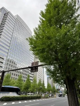 西新宿小出ビルの外観