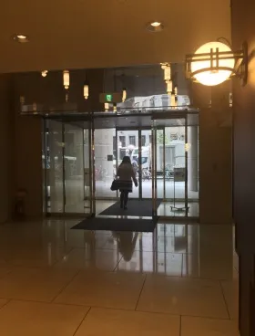 JRE西新宿テラス(旧:新和ビルディング)の外観