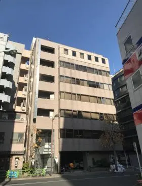 新富HJビルの外観