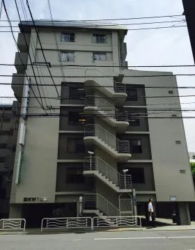 鯨岡第1ビルの外観