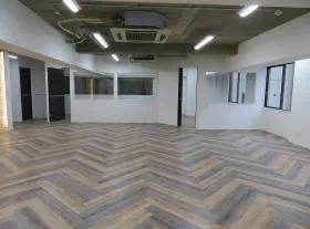 鯨岡第1ビルの外観