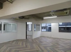 鯨岡第1ビルの外観