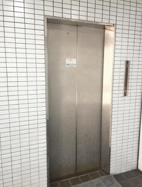 YSビルの外観