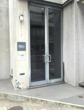 田辺ビルの外観