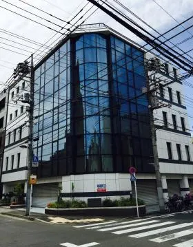 クロス本社ビルの外観