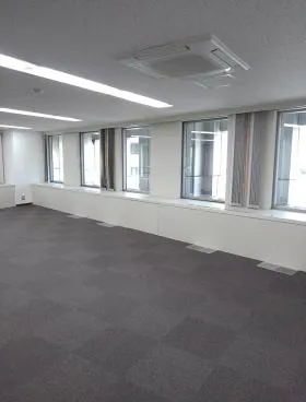 マニュライフプレイス九段南の外観