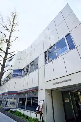 永田町パレスサイドビルの外観