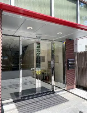 東越六番町ビルの外観