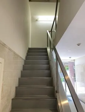 東越六番町ビルの外観