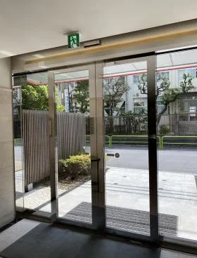 東越六番町ビルの外観