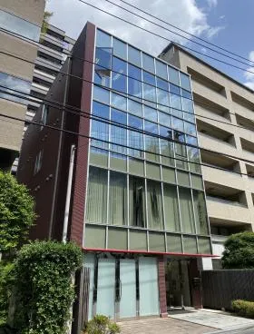 東越六番町ビルの外観