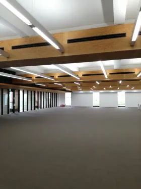 木材会館の外観