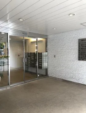 麹町ロイヤルビルの外観