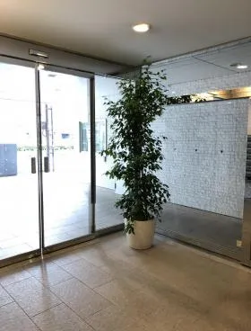 麹町ロイヤルビルの外観