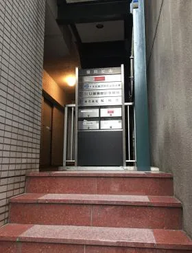 福岡ビルの外観