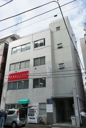 角一ビルの外観