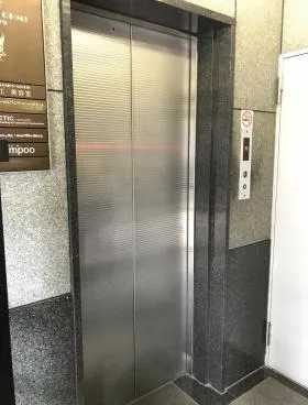 APPLE OHMIビルの外観