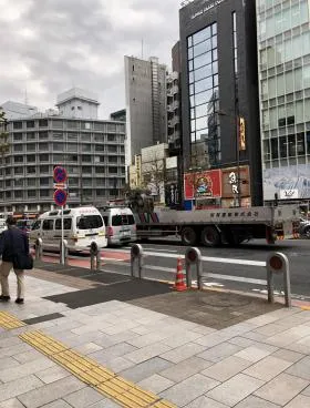 UIビルの外観