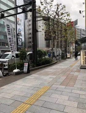 UIビルの外観