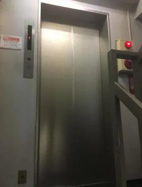 文京尚学ビルの外観