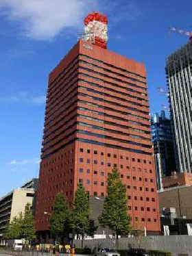 KDDI大手町ビルの外観