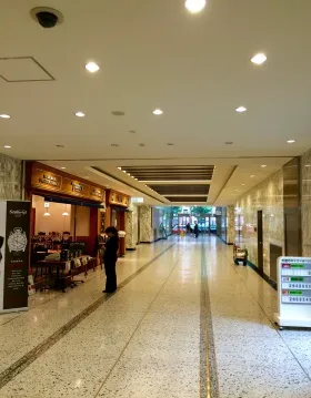 新東京ビルの外観