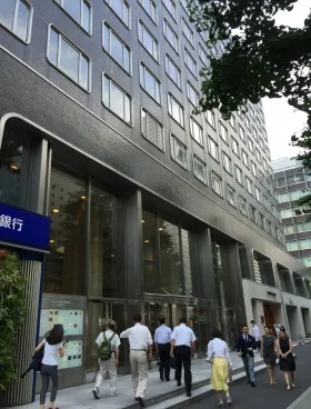 新有楽町ビルの外観