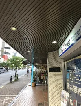 東プレビルの外観