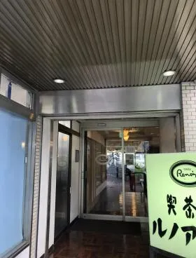 東プレビルの外観