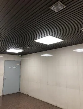 東プレビルの外観