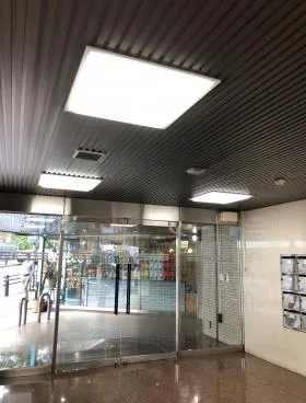 東プレビルの外観